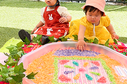 Children learning through play at Little Stars Ferntree Gully childcare